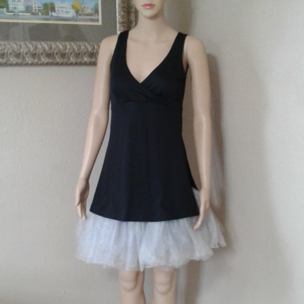 Evolution Sexy Black Slit Side Stretch Tank Size L